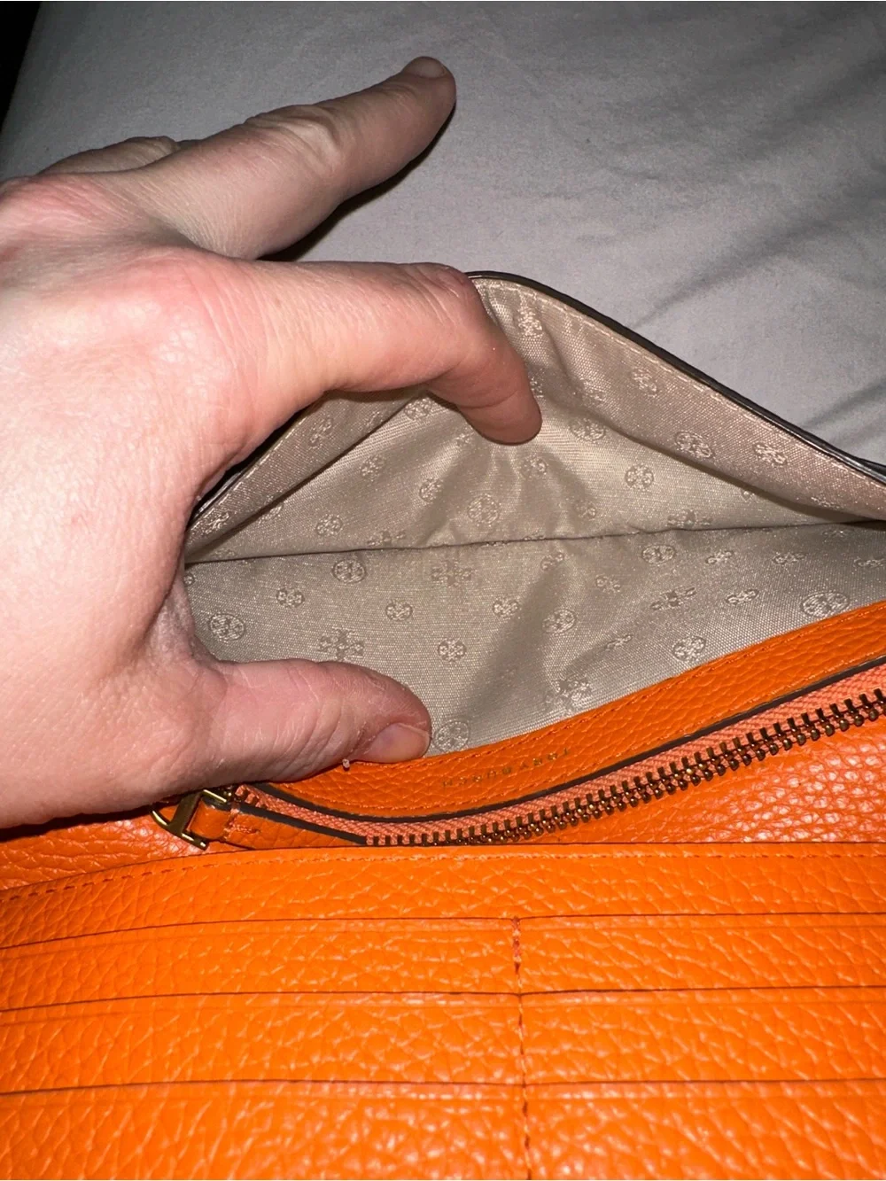 Tory Burch Pebbled Leather Zip Wallet in Camel tan gold acc like new orange int